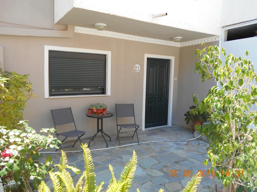 Poros Town Mina Apartments מראה חיצוני תמונה